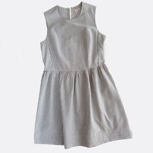 GAP Seersucker dress with POCKETS!